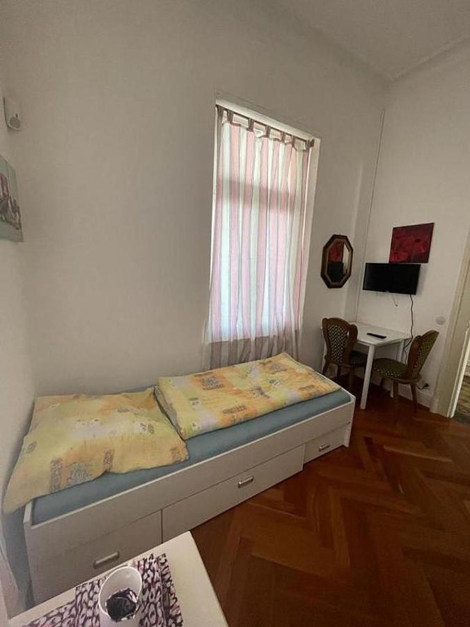 A&S Ferienwohnungen Villa Berlin Remagen Ruang foto